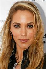 Elizabeth Berkley Biography, Life, Interesting Facts ·