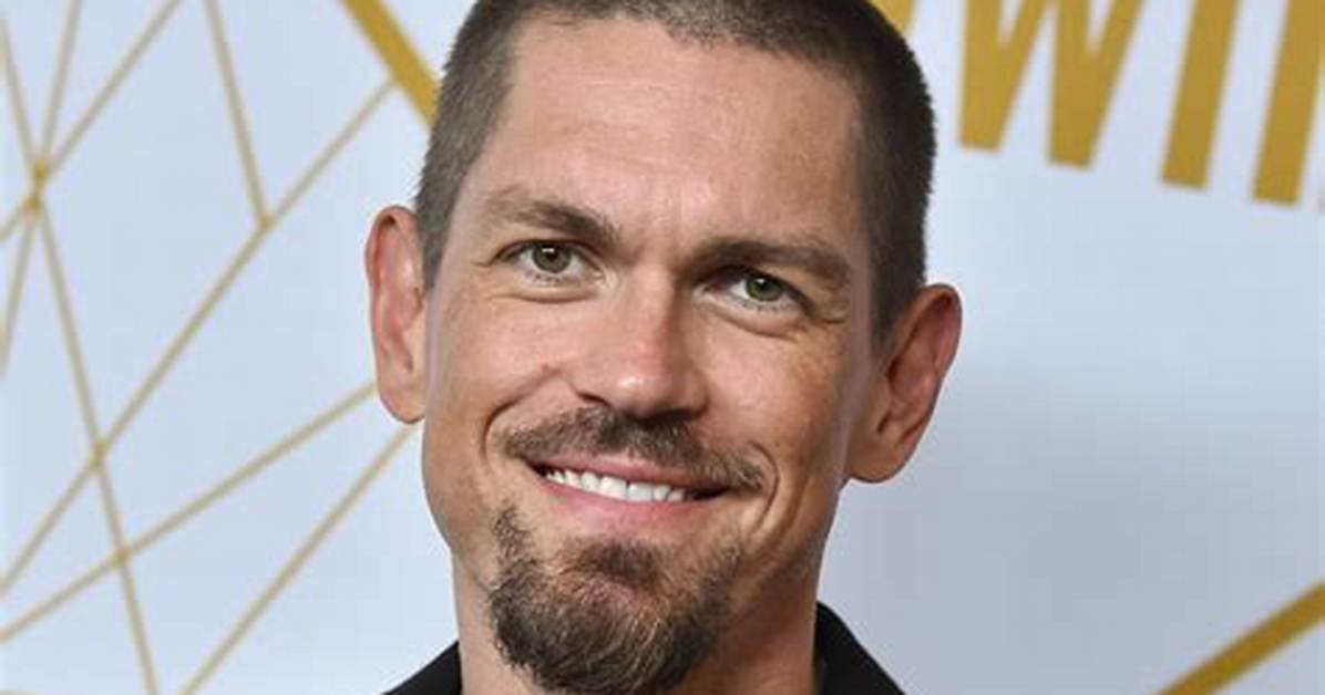 Here's What Steve Howey's Net Worth Really Is