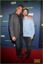 Is Brad Garrett Gay or Have a Wife Sexuality Partner and Dating History