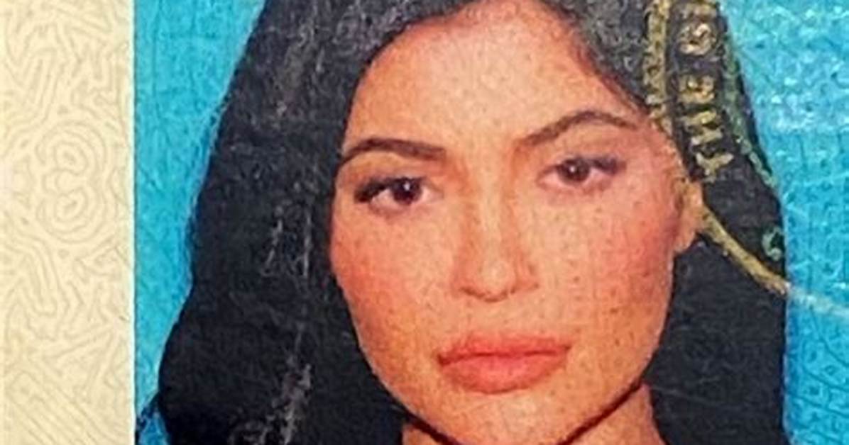 Kylie Jenner Posts Drivers License Photo on Instagram: Pic