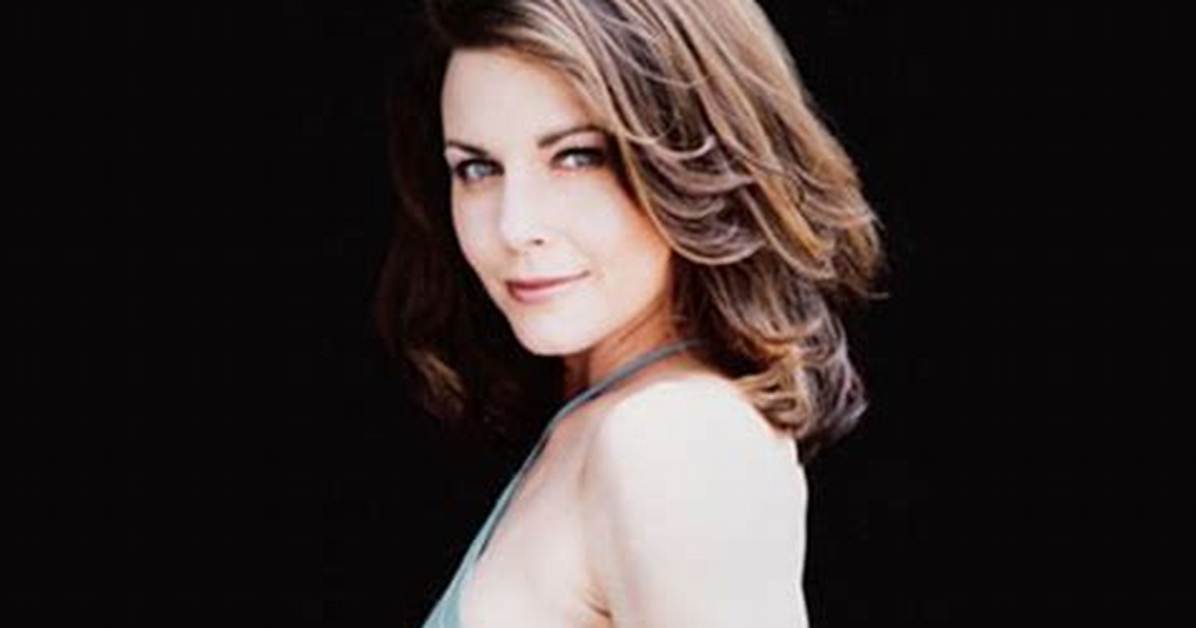 Mitzi Kapture- Net Worth, Bio, Age, Nationality, Husband, Height, Career