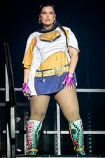 Nelly Furtado's Curvaceous Physique: a Captivating Sight