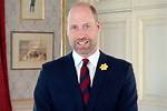 Prince William Shows off His Sign Language Skills