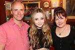 Sabrina Carpenter's Family Legacy: a Look at Her Parents' Height and More