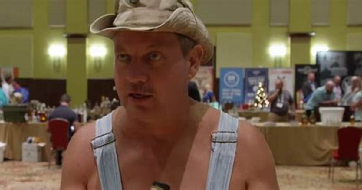 Tim Smith Is Moonlighting with a New 'Moonshiners' Show |