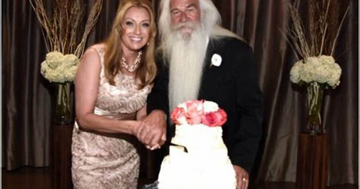 William Lee Golden Net Worth | Wife (Simone De Staley)